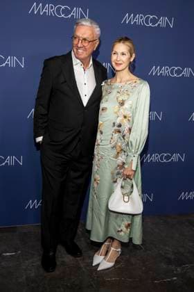 Helmut Schlotterer mit Kelly Rutherford zu Gast auf dem roten Teppich bei der Marc Cain Fashion Show Echo of now im Funkhaus Berlin am 30.01.2028 Berlin Deutschland