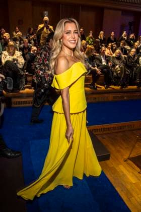 Sylvie Meis gelbes Kleid zu Gast bei der Marc Cain Fashion Show Echo of now im Funkhaus Berlin am 30.01.2028 Berlin Deutschland