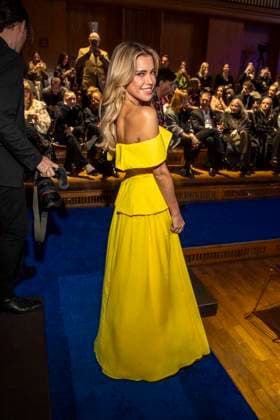Sylvie Meis gelbes Kleid zu Gast bei der Marc Cain Fashion Show Echo of now im Funkhaus Berlin am 30.01.2028 Berlin Deutschland