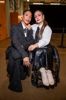 Annabelle Mandeng und Kristina Vogel im Rollstuhl zu Gast bei Killian Kerner auf der Berlin Fashion Week Autumn Winter 2026 im NLND Berlin am 30.01.2026 Berlin Deutschland