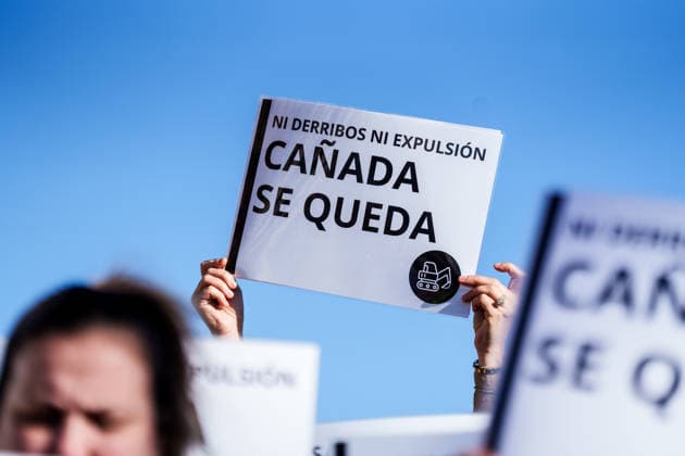 Demonstration Canada se queda in Madrid Demonstration Canada se queda, on January 31, 2026, in Madrid Spain Neighborhood or socio-cultural entities of the settlements and Vallecas organize the mobilization to defend the right to land and a decent home of all citizens of Madrid against speculation 31 JANUARY 2026 CAÑADA REAL Madrid Madrid Spain  Copyright: xMatiasxChiofalox 7257113
