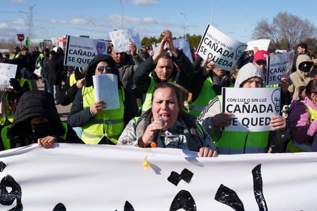 Demonstration Canada se queda in Madrid Demonstration Canada se queda, on January 31, 2026, in Madrid Spain Neighborhood or socio-cultural entities of the settlements and Vallecas organize the mobilization to defend the right to land and a decent home of all citizens of Madrid against speculation 31 JANUARY 2026 CAÑADA REAL Madrid Madrid Spain  Copyright: xMatiasxChiofalox 7257117