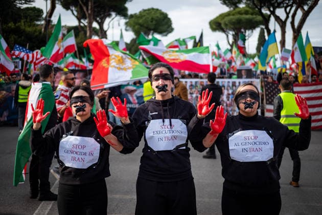 January 31, 2026, Rome, Rm, Italy: Hundreds of citizens and members of the Iranian community in Rome march in solidarity with their compatriots in Iran to protest the killings occurred in Iran and the violent repression of protests, and support the Crown Prince Reza Pahlavi. Rome Italy - ZUMAg256 20260131_znp_g256_015 Copyright: xMarcoxDixGianvitox