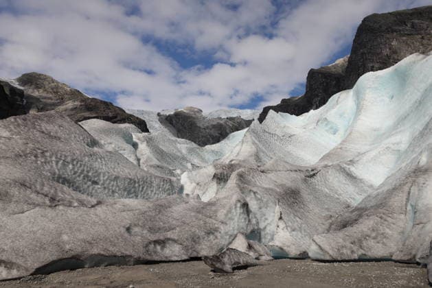 Blick auf den Austerdalsbreen-Gletscher und das Austerdalen-Tal in Western Norway. Teil des Jostedalsbreen-Nationalparks. *** View at the Austerdalsbreen Glacier and the Austerdalen Valley in Western Norway Part of Jostedalsbreen National Parks 1136103998