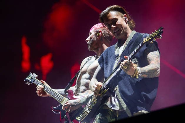 Entertainment Bilder des Tages #2 SaO PAULO, SP - 31.01.2026: SHOW AVENGED SEVENFOLD EM SaO PAULO - Guitarists Zacky Vengeance and Synyster Gates during an Avenged Sevenfold concert in Sao Paulo held at Allianz Parque on Saturday night (31). x2877136x  YurixMurakami