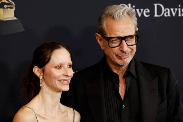 Emilie Livingston and Jeff Goldblum arrive on the red carpet for the Pre-Grammy Gala on the eve of the 68th Annual Grammy Awards in Los Angeles on Saturday, January 31, 2026.  LAP20260131925 CAROLINExBREHMAN