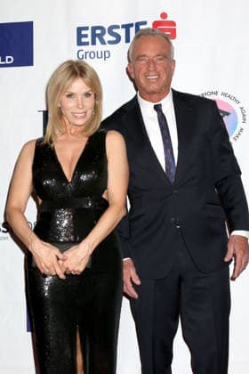 USA - 3rd Annual Starry Starry Night Gala - Palm Desert LOS ANGELES - JAN 31: Cheryl Hines, Robert F. Kennedy Jr. at the 3rd Annual Starry Starry Night Gala at the Chaparral Country Club on January 31, 2026 in Palm Desert , CA Palm Desert CA USA  Copyright: xKathyxHutchinsx xHutchinsxPhotox