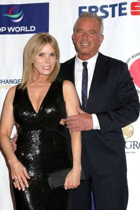 January 31, 2026, Palm Desert, Ca, USA: LOS ANGELES - JAN 31: Cheryl Hines, Robert F. Kennedy Jr. at the 3rd Annual Starry Starry Night Gala at the Chaparral Country Club on January 31, 2026 in Palm Desert , CA Palm Desert USA - ZUMAnc22 20260131_zaa_nc22_146 Copyright: xKathyxHutchinsx