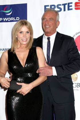 January 31, 2026, Palm Desert, Ca, USA: LOS ANGELES - JAN 31: Cheryl Hines, Robert F. Kennedy Jr. at the 3rd Annual Starry Starry Night Gala at the Chaparral Country Club on January 31, 2026 in Palm Desert , CA Palm Desert USA - ZUMAnc22 20260131_zaa_nc22_155 Copyright: xKathyxHutchinsx