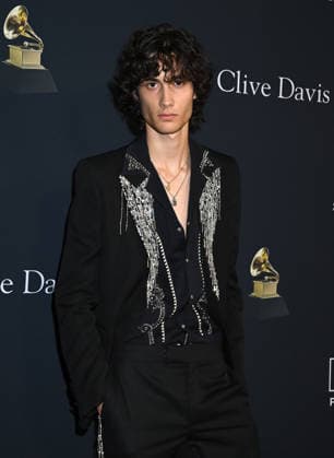 Pre-GRAMMY Gala 2026 Sombr arriving to the 2026 Pre-GRAMMY Gala held at the Beverly Hilton Hotel on January 31, 2026 in Beverly Hills, Ca. Beverly Hills Beverly Hilton Hotel California USA Copyright: xTammiexArroyox xAFF-USA.comx