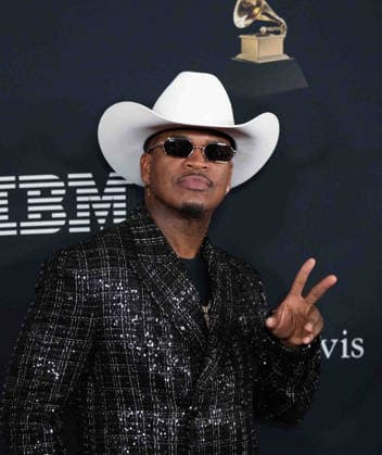 January 31, 2026, Beverly Hills, California, United States: Ne-yo arrives on the red carpet of the Pre-Grammy Gala at the The Beverly Hilton hotel in Beverly Hills California on Jan. 31, 2026. Beverly Hills United States - ZUMAt169 20260131_zep_t169_043 Copyright: xConnorxTerryx
