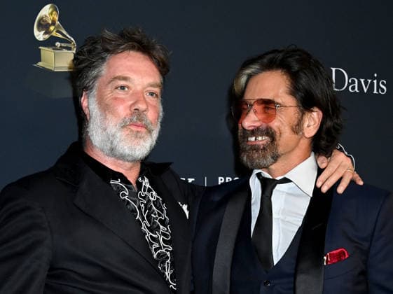 Pre-GRAMMY Gala 2026 Rufus Wainwright and John Stamos arriving to the 2026 Pre-GRAMMY Gala held at the Beverly Hilton Hotel on January 31, 2026 in Beverly Hills, Ca. Beverly Hills Beverly Hilton Hotel California USA Copyright: xTammiexArroyox xAFF-USA.comx