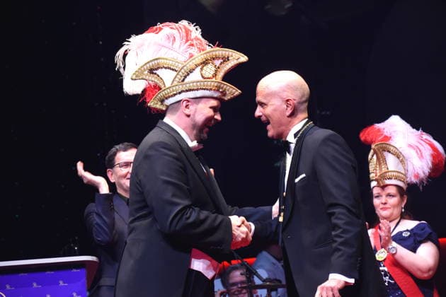 Laudator Moritz Netenjakob Autor Matthias Stolz Narrhalla Praesident Ueberreichte Orden an Christoph Maria Herbst Schauspieler Karl Valentin Orden Preistraeger 2026 Muenchen 31.01.2026 Deutsches Theater Grossen Narrhalla Ball SoirÃ e Muenchner Leben mit Verleihung des Karl-Valentin-Ordens 2026 an Christoph Maria Herbst Schauspieler Foto Muenchen
