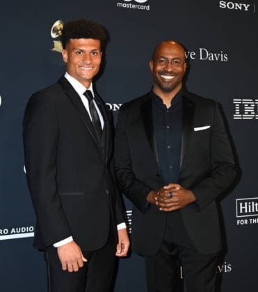 Pre-GRAMMY Gala 2026 Cabral Carter and Van Jones arriving to the 2026 Pre-GRAMMY Gala held at the Beverly Hilton Hotel on January 31, 2026 in Beverly Hills, Ca. Beverly Hills Beverly Hilton Hotel California USA Copyright: xTammiexArroyox xAFF-USA.comx