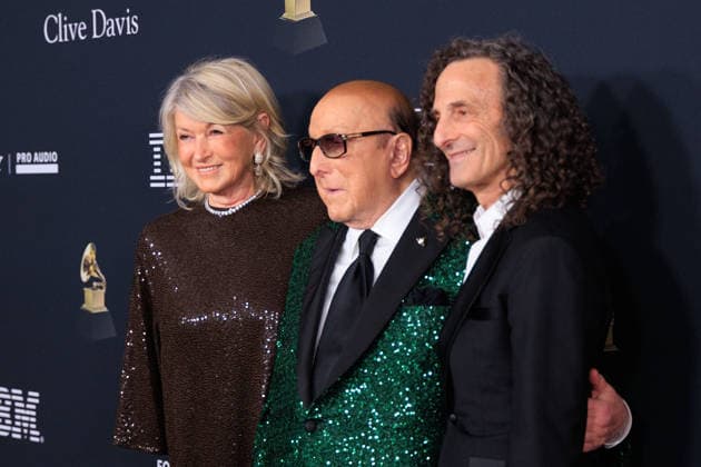January 31, 2026, Beverly Hills, California, USA: Martha Stewart, Clive Davis and Kenny G at the 2026 Pre-Grammy Gala on Saturday January 31, 2026 at The Beverly Hilton in Beverly Hills, California. JAVIER ROJAS PI Beverly Hills USA - ZUMAp124 20260131_zaa_p124_128 Copyright: xJavierxRojasx