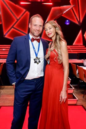 Influencerin Alessandra Sandy Meyer-Wölden gemeinsam mit ihrem Freund und Lebensgefährten Unternehmer Alexander Müller bei der Festsitzung zur Verleihung des Orden wider den tierischen Ernst des Aachener Karnevalsvereins (AKV) im Eurogress. Aachen, 31.01.2026 NRW Deutschland *** Influencer Alessandra Sandy Meyer Wölden together with her boyfriend and partner, entrepreneur Alexander Müller, at the festive session for the awarding of the Order against Animal Seriousness of the Aachen Carnival Association AKV in the Eurogress Aachen, 31 01 2026 NRW Germany Copyright: xChristophxHardtx