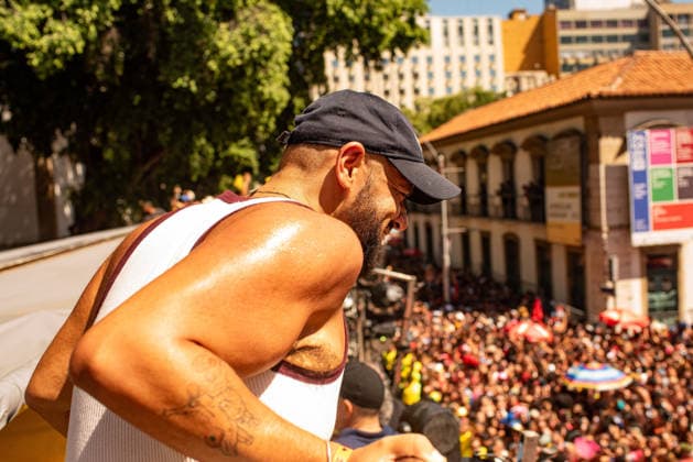 RIO DE JANEIRO, RJ - 01.02.2026: IVETE SANGALO& 39;S MEGA BLOCK PARTY - Gominho on Ivete& 39;s float. Singer Ivete Sangalo makes her first appearance this Sunday morning (1st) leading a trio elÃ trico in the Rio de Janeiro street carnival. The artist leads the megabloco SeraQAbre?, which parades through the city center and marks Ivete& 39;s debut on the streets of Rio. The event takes place in downtown Rio de Janeiro, RJ. x2877697x  CristianexMota
