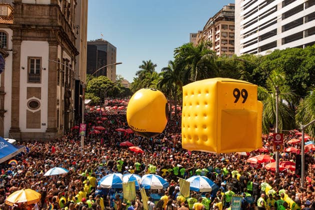RIO DE JANEIRO, RJ - 01.02.2026: IVETE SANGALO& 39;S MEGA BLOCK PARTY - Singer Ivete Sangalo will perform this Sunday morning (1st) leading a trio elÃ trico in the Rio de Janeiro street carnival. The artist will lead the megabloco SeraQAbre?, which parades through the city center and marks Ivete& 39;s debut on the streets of Rio. The event takes place in downtown Rio de Janeiro, RJ. x2877702x  CristianexMota