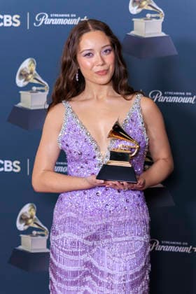 February 1, 2026, Los Angeles, California, USA: Laufey at the 68th Annual Grammy Awards press room on Sunday February 1, 2026 at Crypto.com Arena in Los Angeles, California. ARIANA RUIZ PI Los Angeles USA - ZUMAp124 20260201_zaa_p124_043 Copyright: xArianaxRuizx