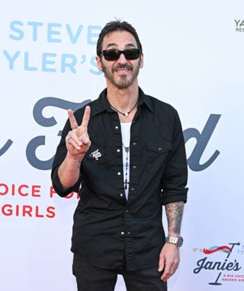 Steve Tyler™s 7th Annual Jam for Janie Grammy Viewing Party Sully Erna arriving to Steve Tyler™s 7th Annual Jam for Janie Grammy Viewing Party at Hollywood Palladium on February 01, 2026 in Hollywood, CA. Hollywood Hollywood Palladium California USA Copyright: xLISAxOConnor AFF-USA.comx