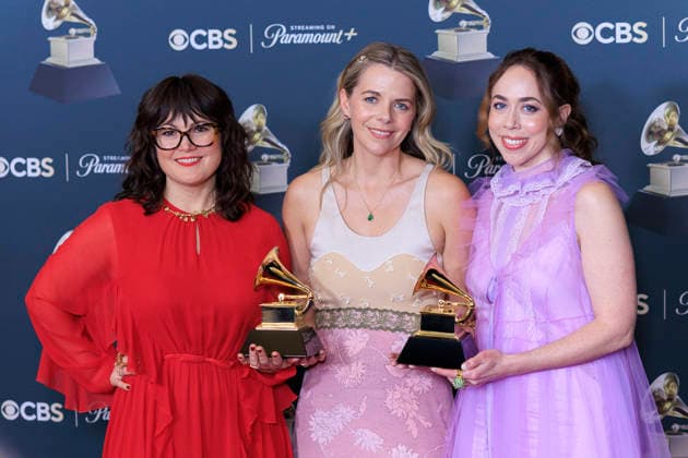 February 1, 2026, Los Angeles, California, USA: (L-R) Sara Watkins, Aoife O Donovan and Sarah Jarosz of I m With Her at the 68th Annual Grammy Awards press room on Sunday February 1, 2026 at Crypto.com Arena in Los Angeles, California. ARIANA RUIZ PI Los Angeles USA - ZUMAp124 20260201_zaa_p124_254 Copyright: xArianaxRuizx