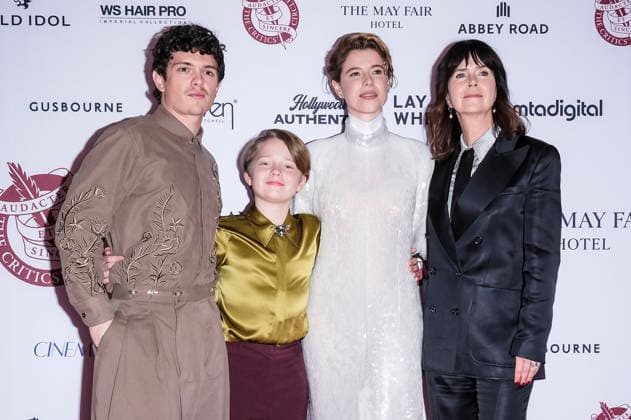 Noah Jupe, Jacobi Jupe, Jessie Buckley und Liza Marshall bei der Verleihung der 46. London Critics™ Circle Film Awards 2026 im May Fair Hotel. London, 01.02.2026