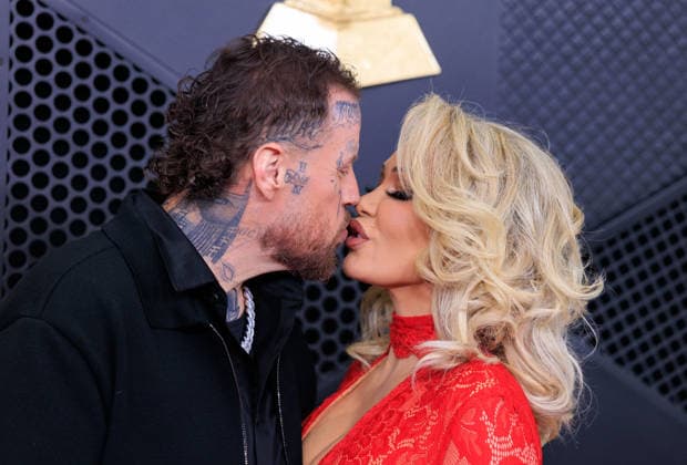 February 1, 2026, Los Angeles, California, USA: Jelly Roll and Bunnie Xo on the red carpet of the 68th Annual Grammy Awards on Sunday February 1, 2026 at Crypto.com Arena in Los Angeles, California. JAVIER ROJAS PI Los Angeles USA - ZUMAp124 20260201_zaa_p124_460 Copyright: xJavierxRojasx