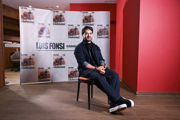Interview with singer Luis Fonsi Singer Luis Fonsi, during an interview for Europa Press, on February 2, 2026, in Madrid Spain Luis Alfonso Rodríguez López Cepero, artistically known as Luis Fonsi, is a Puerto Rican singer-songwriter, producer and actor who has established himself as one of the great figures of contemporary Latin pop thanks to romantic ballads and global hits such as Despacito After training in music in the United States and signing with a major label, He debuted in 1998 with the album Comenzaré and went on to string together successful albums that have earned him multiple awards and nominations, as well as collaborations with top artists from the Latin and Anglo-Saxon scene 02 FEBRUARY 2026 Madrid Madrid Spain  Copyright: xGustavoxValientex 7261147