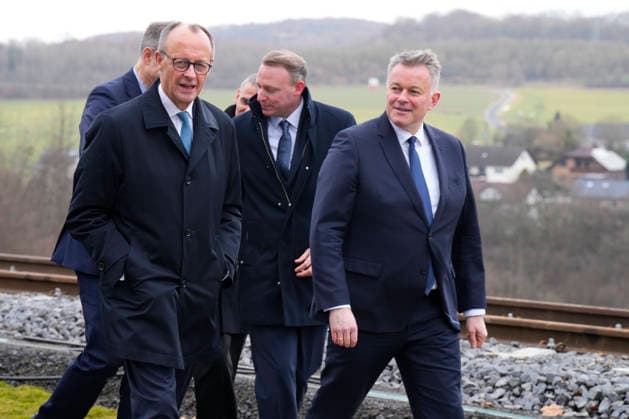 Eroeffnung des Niedax Technologie Campus mit Bundeskanzler Merz Bundeskanzler Friedrich Merz gemeinsam mit CDU Spitzenkandidat Gordon Schnieder bei der Eroeffnung des Niedax Technologie Campus, Neustadt Wied, 02.02.2026 Neustadt Wied Rheinland-Pfalz Deutschland *** Opening of the Niedax Technology Campus with Federal Chancellor Merz Federal Chancellor Friedrich Merz together with CDU top candidate Gordon Schnieder at the opening of the Niedax Technology Campus, Neustadt Wied, 02 02 2026 Neustadt Wied Rhineland-Palatinate Germany