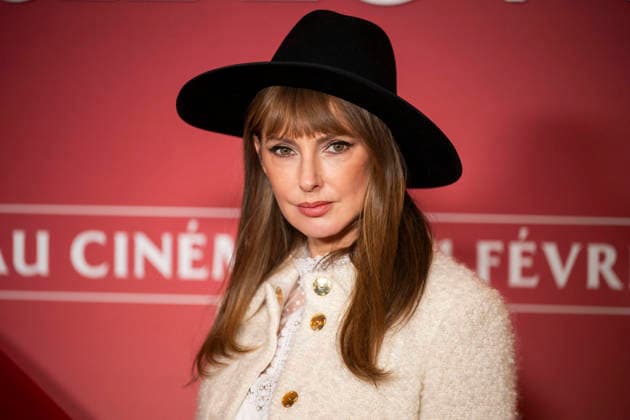 Hurlevent or Wuthering Heights photocall in Paris EB French actress Frederique Bel poses during a photocall before the screening of the movie Wuthering Heights at the Grand Rex theater in Paris on February 2, 2026. Photo by Eliot Blondet ABACAPRESS.COM Paris France France  Copyright: xBlondetxEliot ABACAx