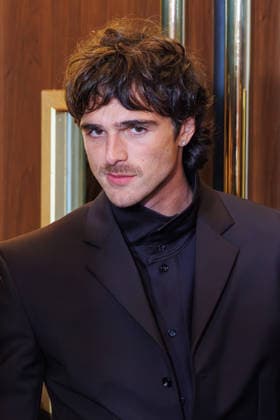 Wuthering Heights premiere at Grand Rex theatre Celebrities arrival on red carpet Avant premiere de Hurlevent au cinema Le Grand Rex Arrivees des celebrites sur le tapis rouge Jacob Elordi 452724 2026 02 02 France  Copyright: xSebastienxFremontx xStarfacex STAR_452724_120