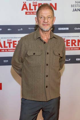 Die Älteren Premiere in Hamburg Soenke Wortmann Regiseur auf dem roten Teppich bei der Kino Film Premiere Â Die AelterenÂ im Kinopolis HafenCity in Hamburg am 02.02.2026 Hamburg Germany
