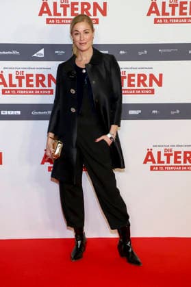 Die Älteren Premiere in Hamburg Julia Stinshoff Schauspielerin auf dem roten Teppich bei der Kino Film Premiere Â Die AelterenÂ im Kinopolis HafenCity in Hamburg am 02.02.2026 Hamburg Germany