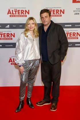 Die Älteren Premiere in Hamburg Johanna Christine Gehlen, Sebastian Bezzel Ehepaar Schauspieler auf dem roten Teppich bei der Kino Film Premiere Â Die AelterenÂ im Kinopolis HafenCity in Hamburg am 02.02.2026 Hamburg Germany