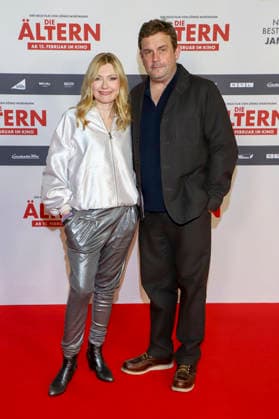 Die Älteren Premiere in Hamburg Johanna Christine Gehlen, Sebastian Bezzel Ehepaar Schauspieler auf dem roten Teppich bei der Kino Film Premiere Â Die AelterenÂ im Kinopolis HafenCity in Hamburg am 02.02.2026 Hamburg Germany