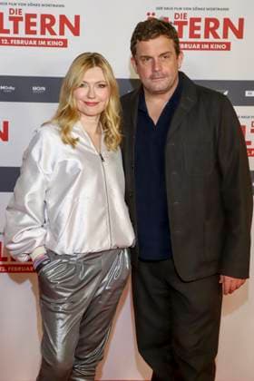 Die Älteren Premiere in Hamburg Johanna Christine Gehlen, Sebastian Bezzel Ehepaar Schauspieler auf dem roten Teppich bei der Kino Film Premiere Â Die AelterenÂ im Kinopolis HafenCity in Hamburg am 02.02.2026 Hamburg Germany