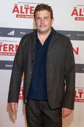 Die Älteren Premiere in Hamburg Sebastian Bezzel Schauspieler auf dem roten Teppich bei der Kino Film Premiere Â Die AelterenÂ im Kinopolis HafenCity in Hamburg am 02.02.2026 Hamburg Germany