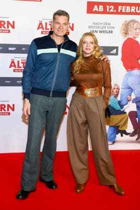 Die Älteren Premiere in Hamburg Goetz Otto mit Nadja Petri Schauspieler auf dem roten Teppich bei der Kino Film Premiere Â Die AelterenÂ im Kinopolis HafenCity in Hamburg am 02.02.2026 Hamburg Germany