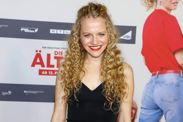 Die Älteren Premiere in Hamburg Kya Celina Barucki auf dem roten Teppich bei der Kino Film Premiere Â Die AelterenÂ im Kinopolis HafenCity in Hamburg am 02.02.2026 Hamburg Germany