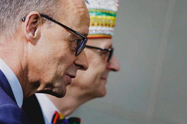 (L-R) Friedrich Merz (CDU), Bundeskanzler, und Klaus Ludwig Fess, Praesident des Bund Deutscher Karneval e.V., aufgenommen im Rahmen des traditionellen Karnevalempfangs im Bundeskanzleramt in Berlin, 03.02.2026. Berlin Deutschland Copyright: xFlorianxGaertnerx