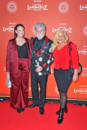 25. Lambertz Monday Night Caroline Bosbach , Christof Sage und Angelica Camm-Daum anläßlich der 25. Lambertz Monday Night am 02.02.2026 in in den MMC Filmstudios Köln. 20260202MWI104004