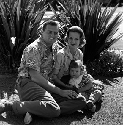 RECORD DATE NOT STATED Don Drysdale with wife Eula Ginger Dubberly and their child 1961 EDITORIAL USE ONLY  Copyright: xSidxAveryx