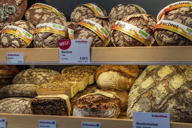 Brot, Bauernbrot, Schwarzbrot, Bio, Bäckerei, Berlin, Deutschland Brot, Bauernbrot, Schwarzbrot, Bio, Bakery, Berlin, Germany Copyright: imageBROKER IngoxSchulz iblisb16343748.jpg