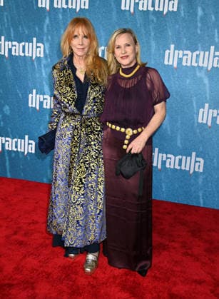 ˜Dracula™ Los Angeles Premiere Rosanna Arquette and Patricia Arquette arriving at the Dracula? Los Angeles premiere held at the TCL Chinese Theatre on February 3, 2026 in Hollywood, Ca. Hollywood TCL Chinese Theatre California USA Copyright: xTammiexArroyox xAFF-USA.comx