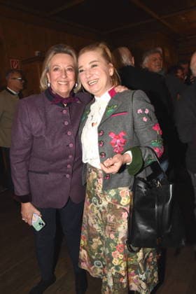 Maranne Wille Dallmayr Constance Lindner Moderatorin Muenchen 03.02.2026 Augustiner Stammhaus Iberl Buehne Premiere Weiberwirtschaft Foto Muenchen