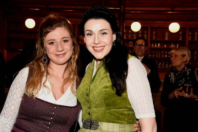 Sophie Reiml Schauspielerin Anita Eichhorn Schauspielerin Muenchen 03.02.2026 Augustiner Stammhaus Iberl Buehne Premiere Weiberwirtschaft Foto Muenchen