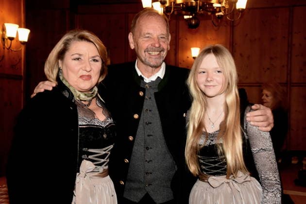 Angela Wiedl Saengerin Tochter Gina Uwe Erhardt Musiker Muenchen 03.02.2026 Augustiner Stammhaus Iberl Buehne Premiere Weiberwirtschaft Foto Muenchen