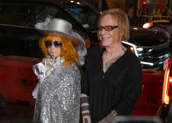 February 3, 2026, Hollywood, California, USA: LINDA RAMONE and DANNY ELFMAN attend the Dracula Los Angeles red carpet Premiere. Hollywood USA - ZUMAb173 20260203_aap_b173_064 Copyright: xBillyxBennightx