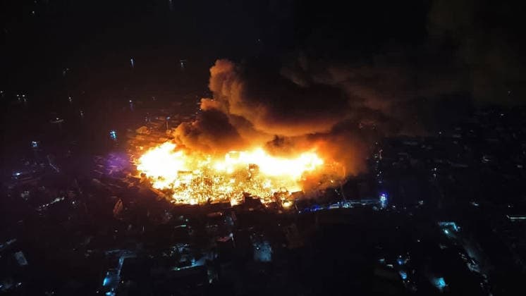 Massive fire guts over 1,000 homes in southern Philippines BONGAO, TAWI-TAWI PROVINCE, PHILIPPINES - FEBRUARY 4: (----EDITORIAL USE ONLY - MANDATORY CREDIT - BONGAO MUNICIPAL DISASTER RISK REDUCTION AND MANAGEMENT (MDRRM) OFFICE HANDOUT - NO MARKETING NO ADVERTISING CAMPAIGNS - DISTRIBUTED AS A SERVICE TO CLIENTS----) An Aerial views show more than 1,000 houses engulfed in flames after a massive fire breaks out in a coastal village in Bongao town, Tawi-Tawi Province, Philippines, on February 4, 2026. The fire starts late on February 3 and rapidly spreads through the neighborhood due to strong winds, destroying houses made of light and flammable materials. According to the Bongao Municipal Disaster Risk Reduction Management Office, aroun  Copyright: x2026xAnadoluxBongaoxMunicipalxDisasterxRiskxReductionxandxManagementx(MDRRM)xOfficex xHandoutx