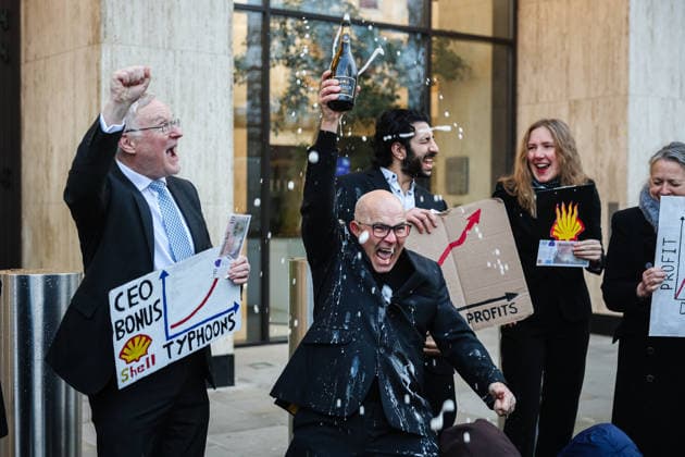 Climate activists stage ˜profits party™ protest outside Shell headquarters in London, UK, on 04 February 2026 Activists dressed as shareholders stage a mock ˜profits party™ outside Shell™s headquarters in London, UK, on 04 February 2026, while other protesters display images of climate devastation during a demonstration timed with the company™s annual profits announcement., Credit:Pete Speller Avalon UK, London  Copyright: xPetexSpellerx xAvalonx 1071965532